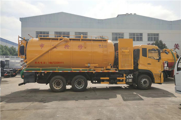 東風天龍后八輪豪華配置清洗吸污車——國六清洗吸污車的一匹黑馬