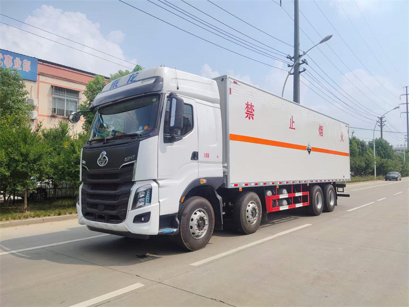 東風柳汽H7危險品廂式運輸車