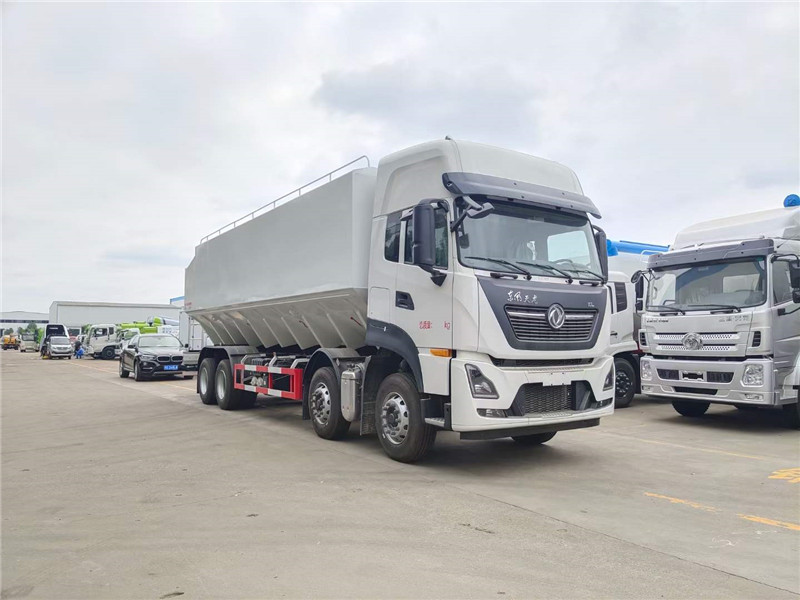 44方國六東風天龍飼料車