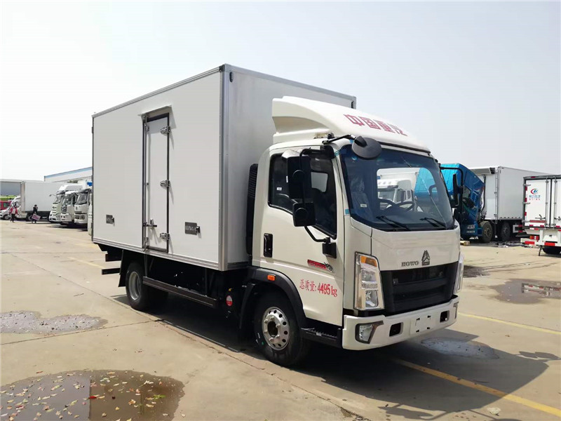 藍牌重汽豪沃4.2米冷藏車